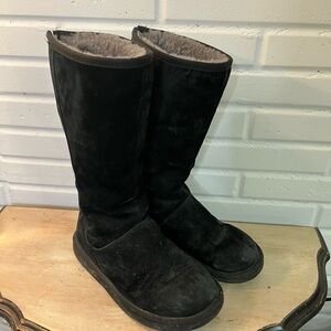 Black suede Knightsbridge Ugg boots size 6
